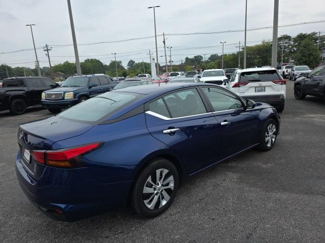 Photo of 2024 Deep Blue Pearl Nissan Altima