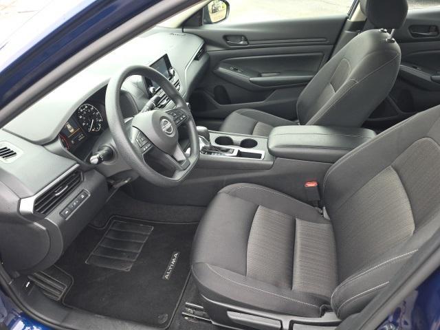Photo of 2024 Deep Blue Pearl Nissan Altima