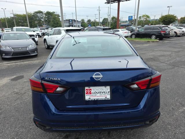 Photo of 2024 Deep Blue Pearl Nissan Altima
