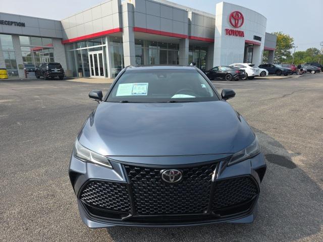 Photo of 2019 Harbor Gray Metallic Toyota Avalon