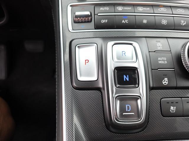 Photo of 2022 Shimmering Silver Hyundai SANTA FE