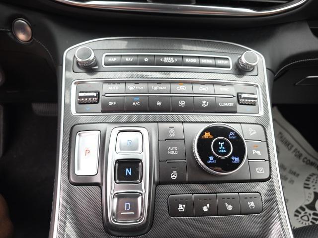 Photo of 2022 Shimmering Silver Hyundai SANTA FE