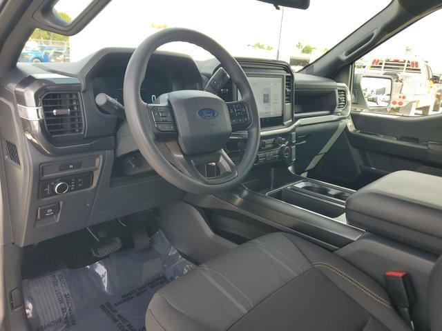 Photo of 2025 White Metallic Ford F-150
