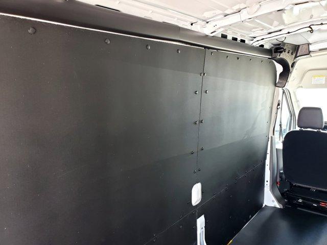 Photo of 2025 Oxford White Ford Transit-250