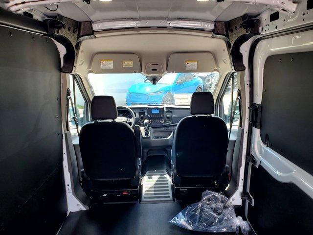 Photo of 2025 Oxford White Ford Transit-250