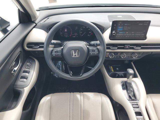 Photo of 2024 Platinum White Pearl Honda HR-V