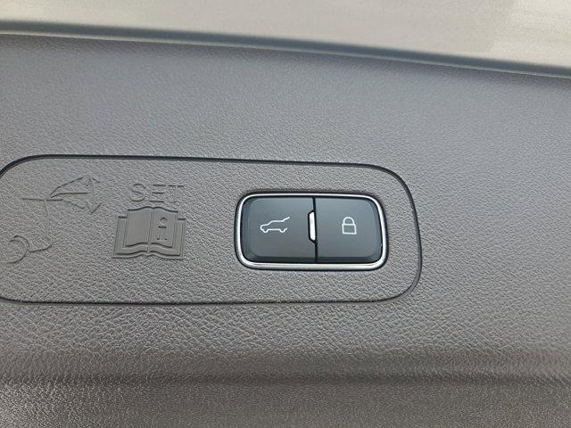 Photo of 2023 Jewel Lincoln Aviator