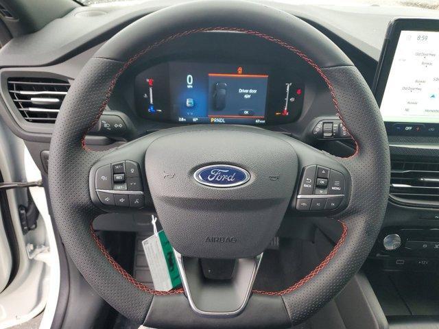 Photo of 2025 Star White Ford Escape