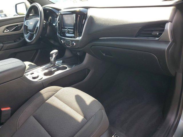Photo of 2022 Silver Sage Metallic Chevrolet Traverse