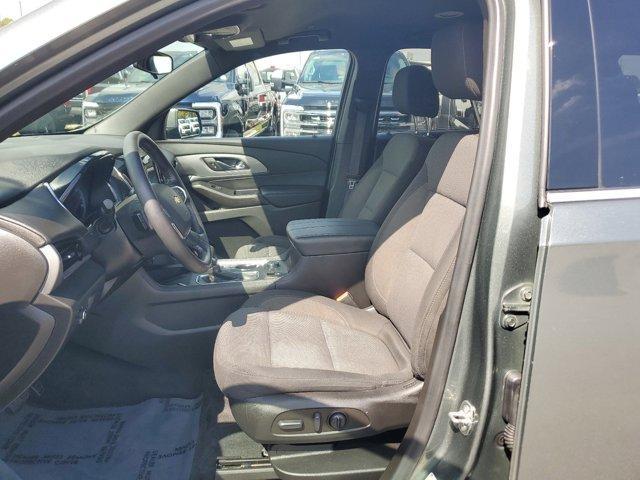Photo of 2022 Silver Sage Metallic Chevrolet Traverse