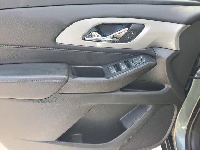 Photo of 2022 Silver Sage Metallic Chevrolet Traverse