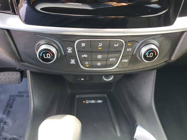 Photo of 2022 Silver Sage Metallic Chevrolet Traverse