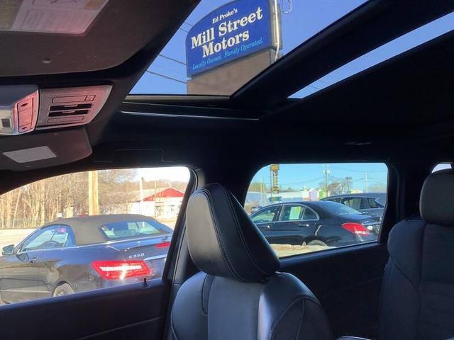 Photo of 2022 BLACK Mitsubishi Outlander