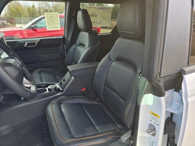 Photo of 2024 Oxford White Ford Bronco