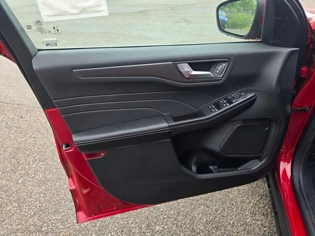 Photo of 2025 Red Metallic Ford Escape