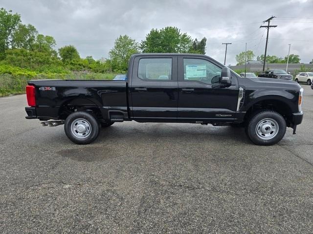 Photo of 2025 Agate Black Metallic Ford F-250