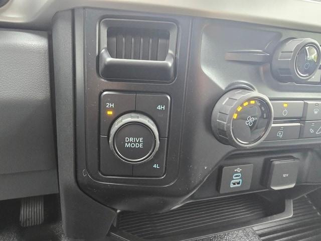 Photo of 2025 Agate Black Metallic Ford F-250