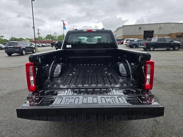 Photo of 2025 Agate Black Metallic Ford F-250