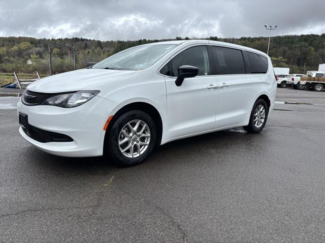 2024 Chrysler Voyager