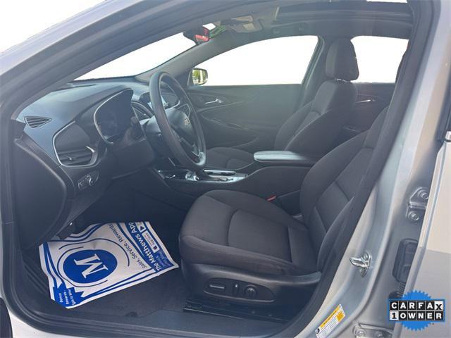Photo of 2022 Silver Ice Metallic Chevrolet Malibu