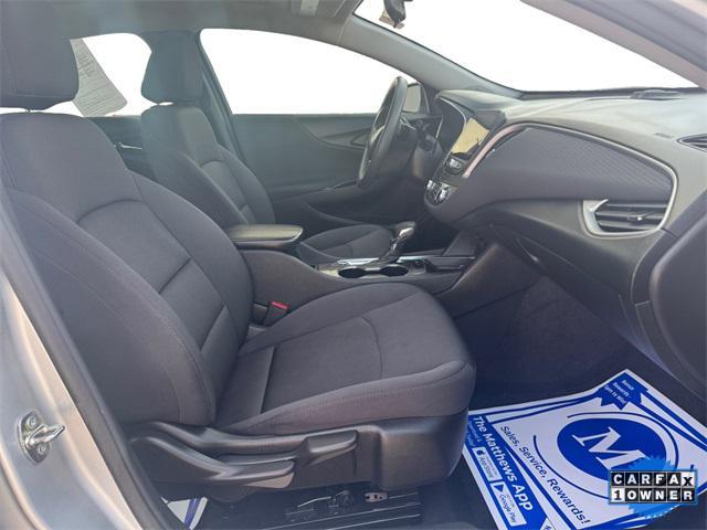 Photo of 2022 Silver Ice Metallic Chevrolet Malibu
