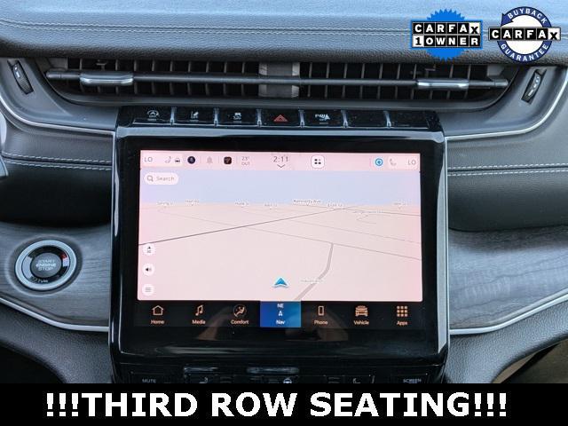 Photo of 2022 Diamond Black Crystal Pearlcoat Jeep Grand Cherokee L