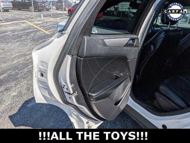 Photo of 2016 White Platinum Metallic Tri-Coat Lincoln MKC