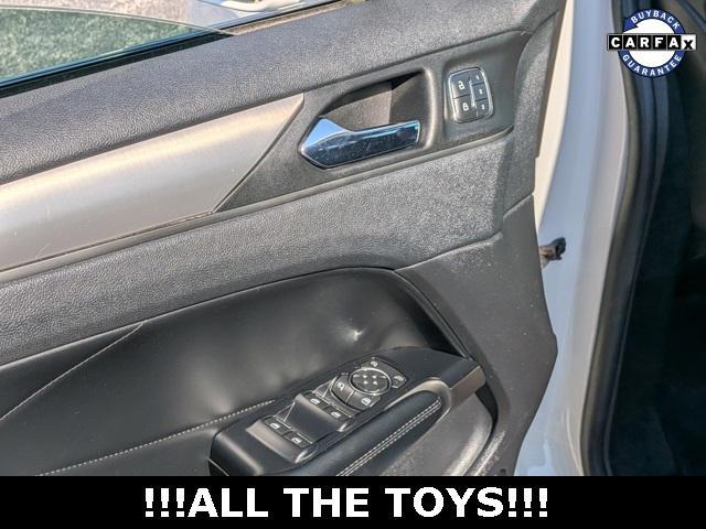 Photo of 2016 White Platinum Metallic Tri-Coat Lincoln MKC