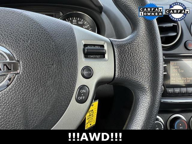 Photo of 2015 Pearl White Nissan Rogue Select