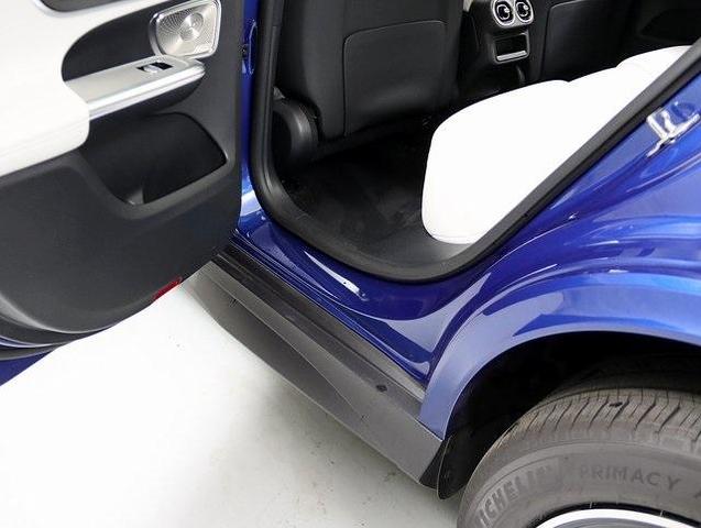 Photo of 2025 Starling Blue Metallic Mercedes-Benz GLC 300