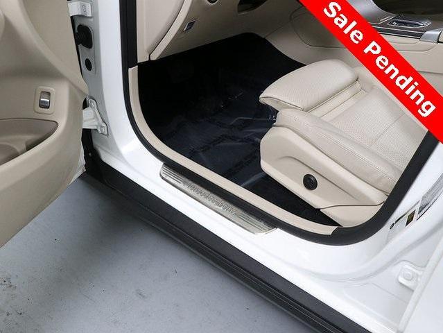Photo of 2021 Polar White Mercedes-Benz GLC 300
