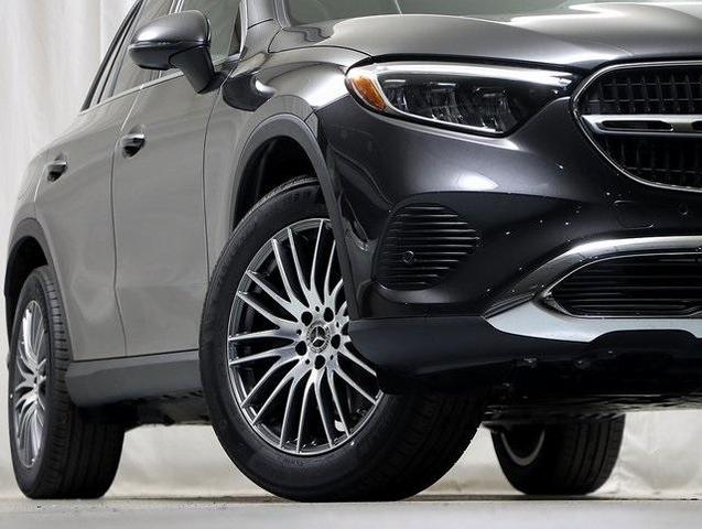 Photo of 2025 Graphite Gray Metallic Mercedes-Benz GLC 300