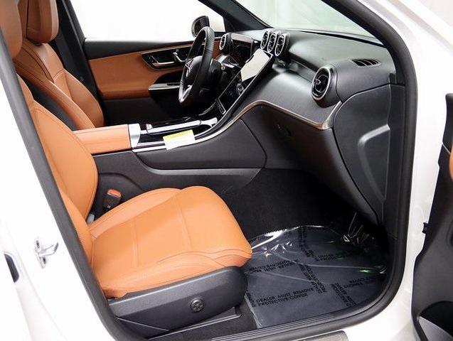Photo of 2025 Polar White Mercedes-Benz GLC 350e