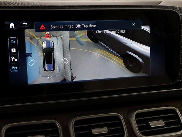 Photo of 2025 MANUFAKTUR Moonlight White Metallic Mercedes-Benz GLS 580