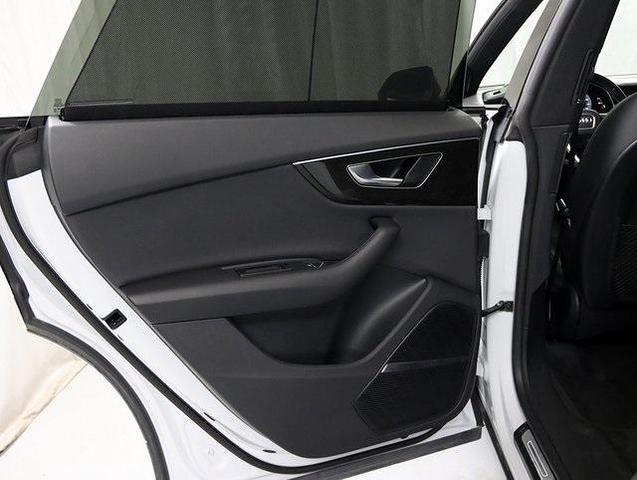 Photo of 2021 Glacier White Metallic Audi Q8