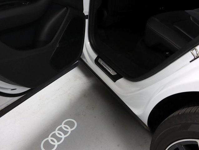 Photo of 2021 Glacier White Metallic Audi Q8