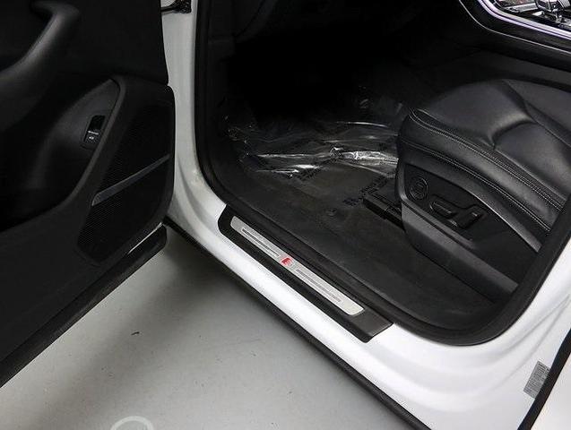 Photo of 2021 Glacier White Metallic Audi Q8