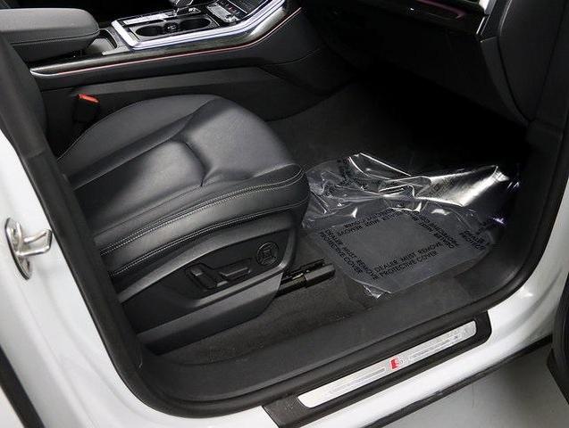 Photo of 2021 Glacier White Metallic Audi Q8