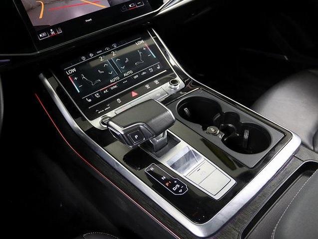 Photo of 2021 Glacier White Metallic Audi Q8