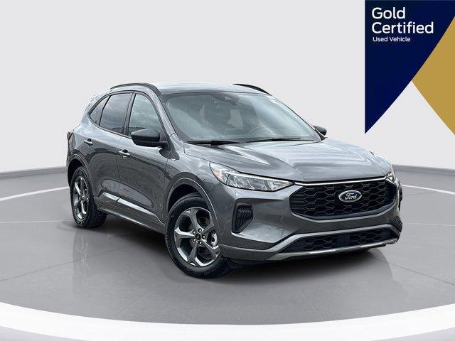 Photo of 2024 Carbonized Gray Metallic Ford Escape