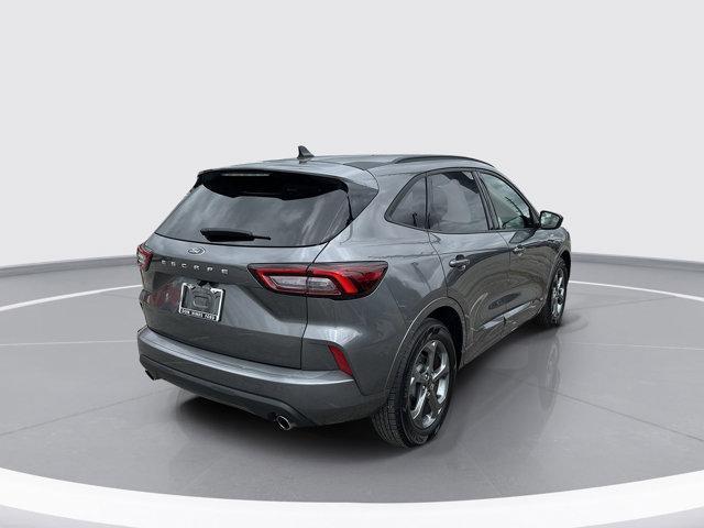 Photo of 2024 Carbonized Gray Metallic Ford Escape