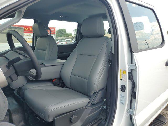 Photo of 2026 Oxford White Ford F-350