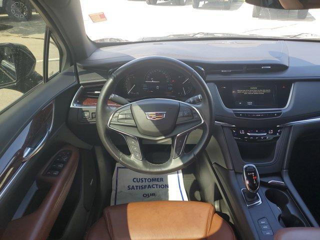 Photo of 2019 Stellar Black Metallic Cadillac XT5