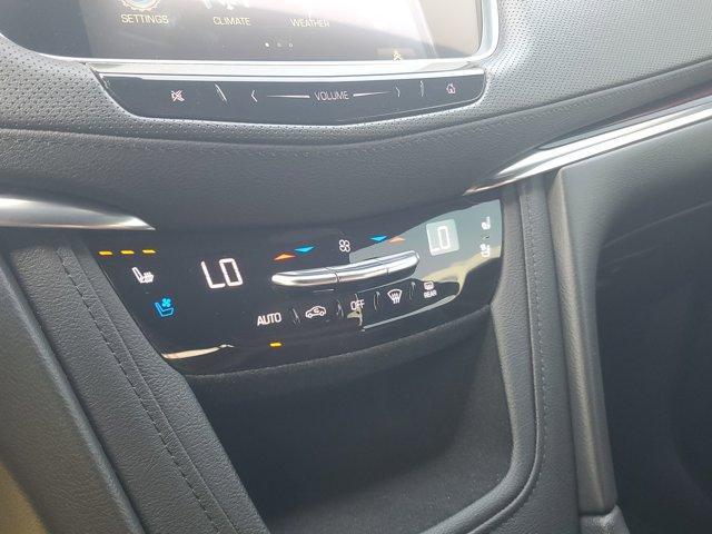 Photo of 2019 Stellar Black Metallic Cadillac XT5