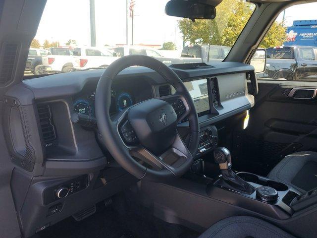 Photo of 2025 Oxford White Ford Bronco