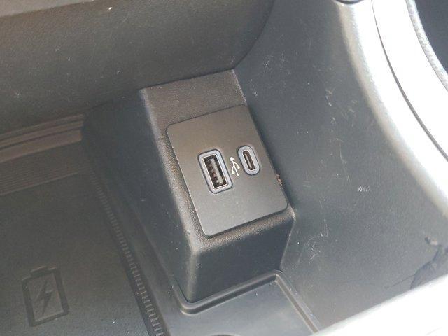Photo of 2022 Agate Black Metallic Ford Edge