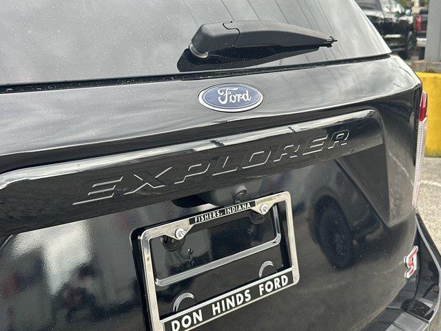 Photo of 2021 Agate Black Metallic Ford Explorer