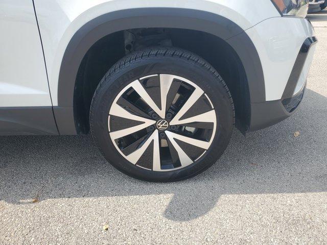 Photo of 2023 Pure White Volkswagen Taos