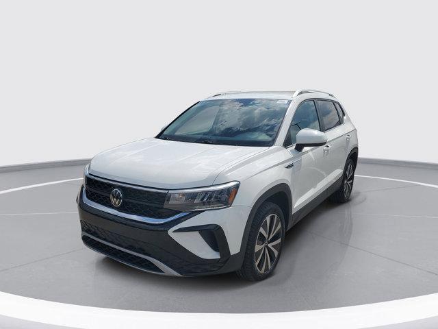 Photo of 2023 Pure White Volkswagen Taos