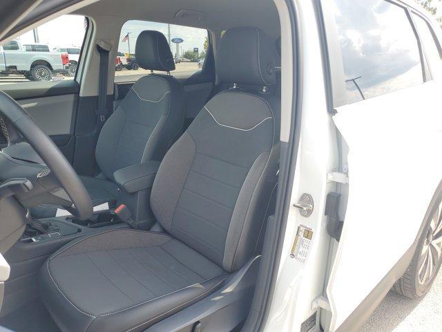 Photo of 2023 Pure White Volkswagen Taos